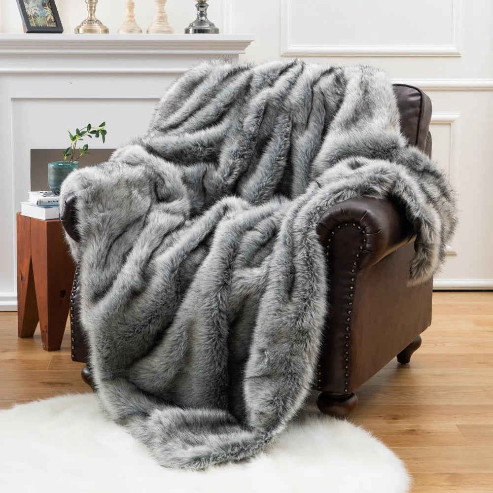Plush Faux Fur Blanket – Ultimate Comfort & Elegance for Your Home