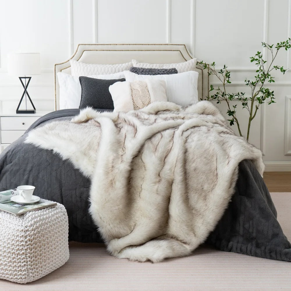 Plush Faux Fur Blanket – Ultimate Comfort & Elegance for Your Home