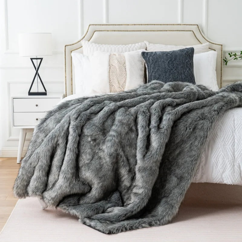 Plush Faux Fur Blanket – Ultimate Comfort & Elegance for Your Home