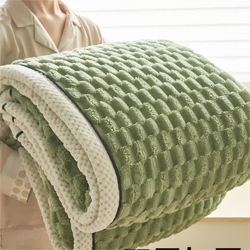 Thick Coral Fleece Throw Blanket – Soft, Warm & Reversible Design