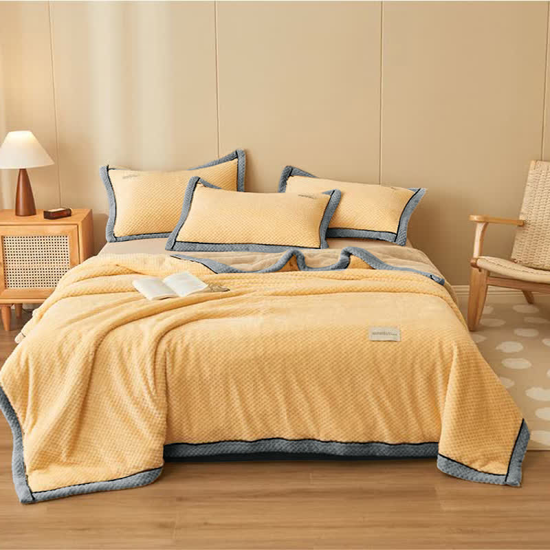 Solid Color Soft Fleece Blanket – Cozy, Warm & Lightweight