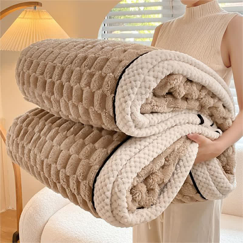 Thick Coral Fleece Throw Blanket – Soft, Warm & Reversible Design