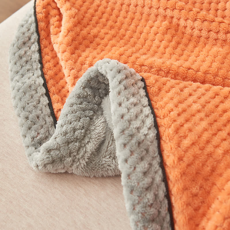 Solid Color Soft Fleece Blanket – Cozy, Warm & Lightweight