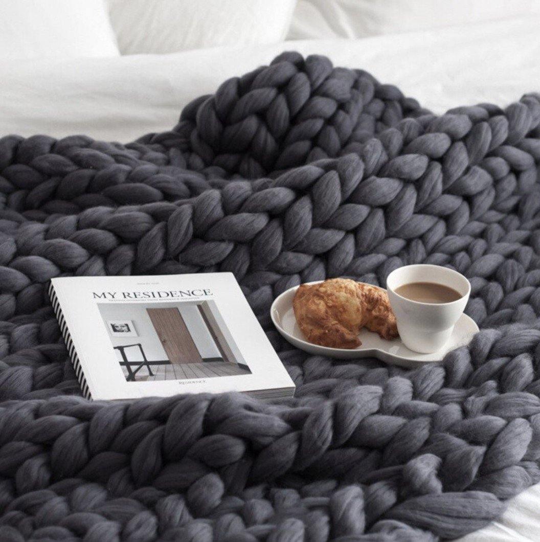 Hygge Chunky Knit Blanket – Soft & Cosy Handwoven Throw